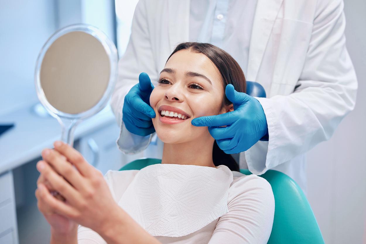 Dentist explaining patient's dental treatment